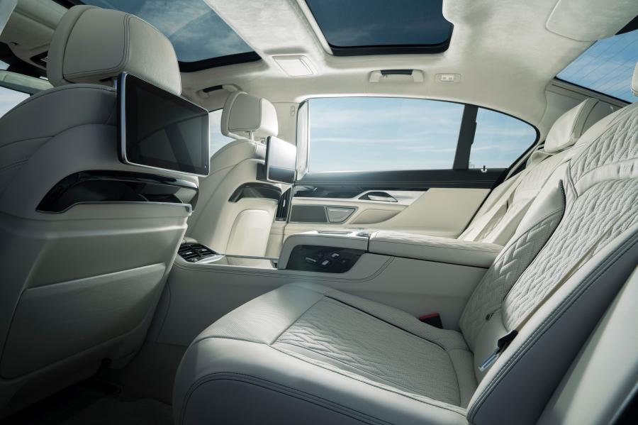 Интерьер Alpina B7 Bi-Turbo (G12) 2019 года  (WW) (фото 12 из 37)